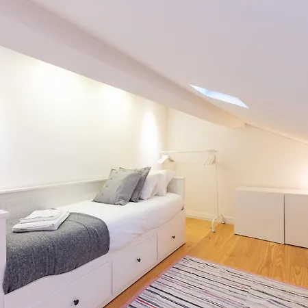 Charming Graca Apartment, Centre, Ttl354 リスボン